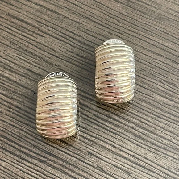 Vintage Premier Designs Ribbed Silver-tone Clip Earrings - Picture 14 of 14
